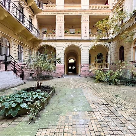 Industrial Westend Budapest Exterior photo